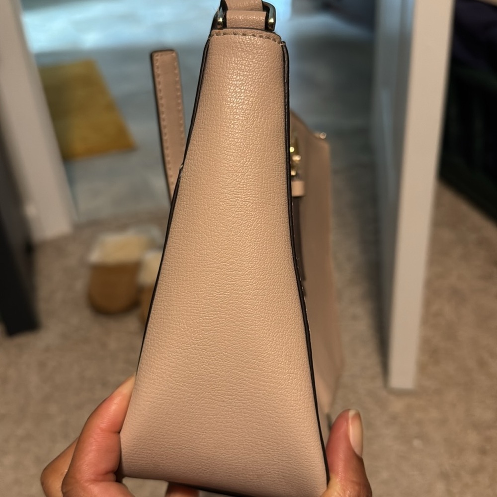 Kate Spade Pink Crossbody Bag with Saffiano Leather and Adjustable Strap - Picture 2 of 11